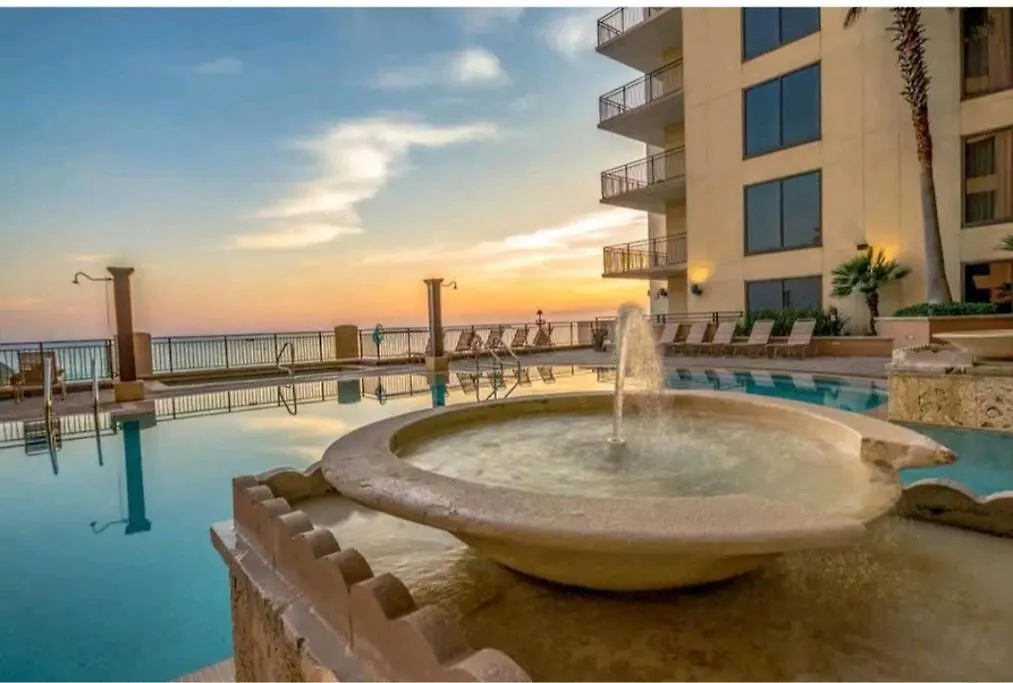 Beautiful Beach Condo - Luxury Living At Its Best Panama City Beach Apartment